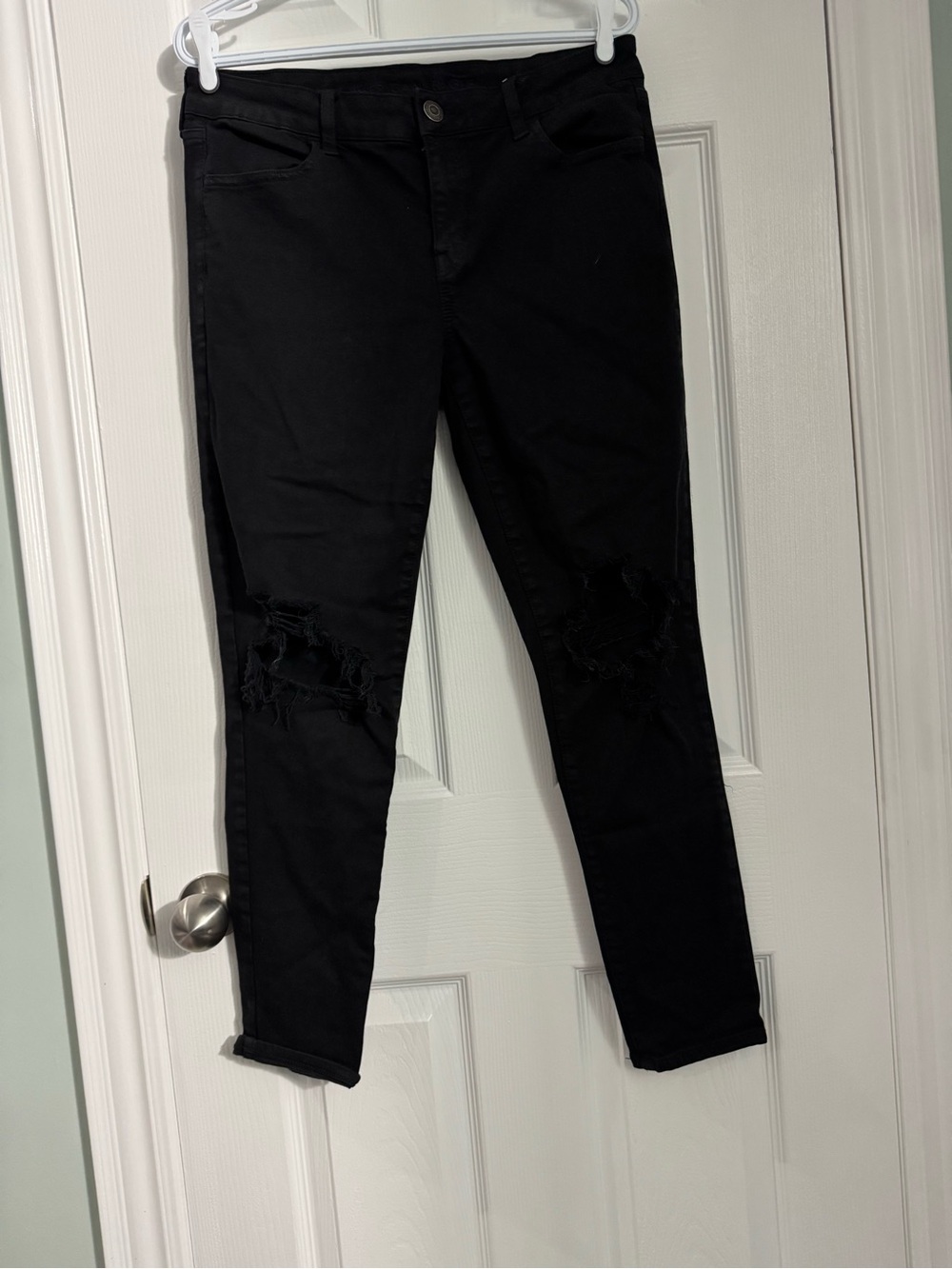 American Eagle Outfitters Black High-Rise Distressed Skinny Jeans